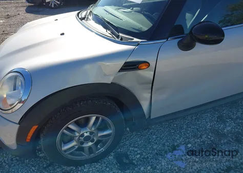 2011 Mini Cooper из США, поврежденный, VIN WMWSU3C5XBT252908